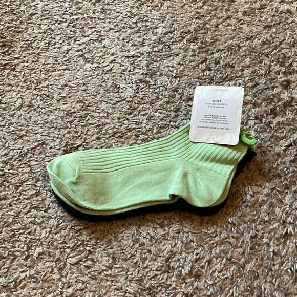 Women’s Fabletics Socks - Picture 1 of 3